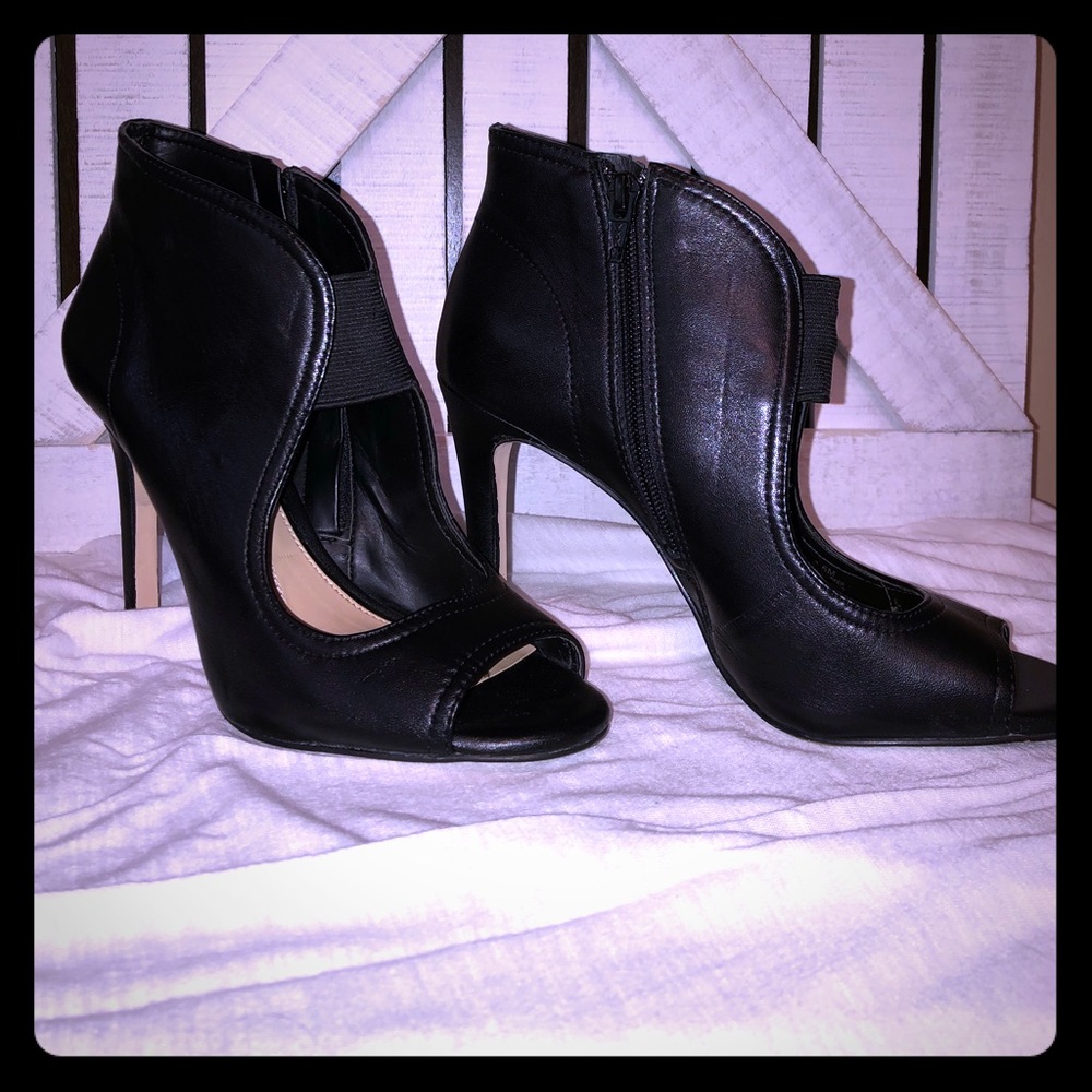 Gianni Bini Booties